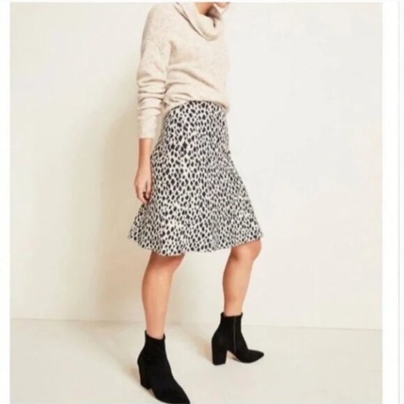 Ann Taylor Cheetah Animal Print Knit A-Line Skirt Cream/Black, Size Medium - Picture 3 of 9